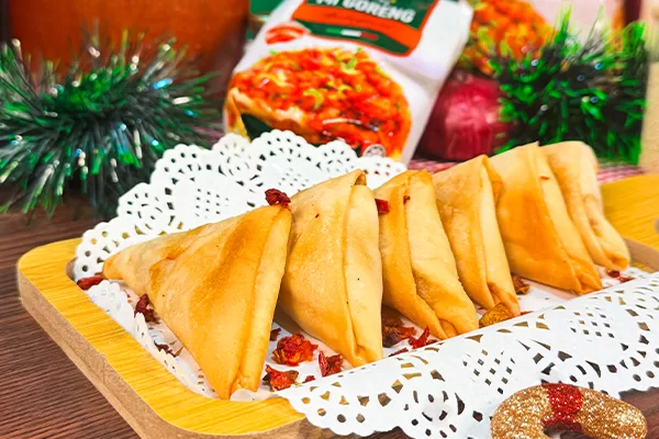 Cheesy Bolognese Samosa with Vit’s Italian Mi Goreng Bolognese