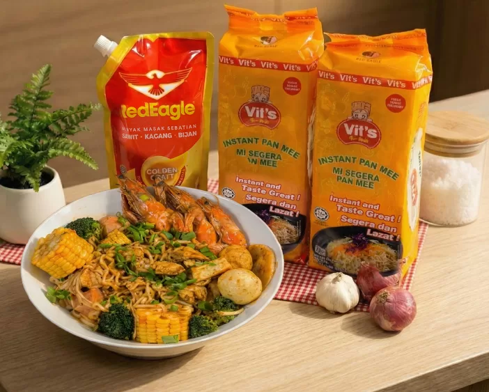 Mala-Inspired Dry Pot Pan Mee